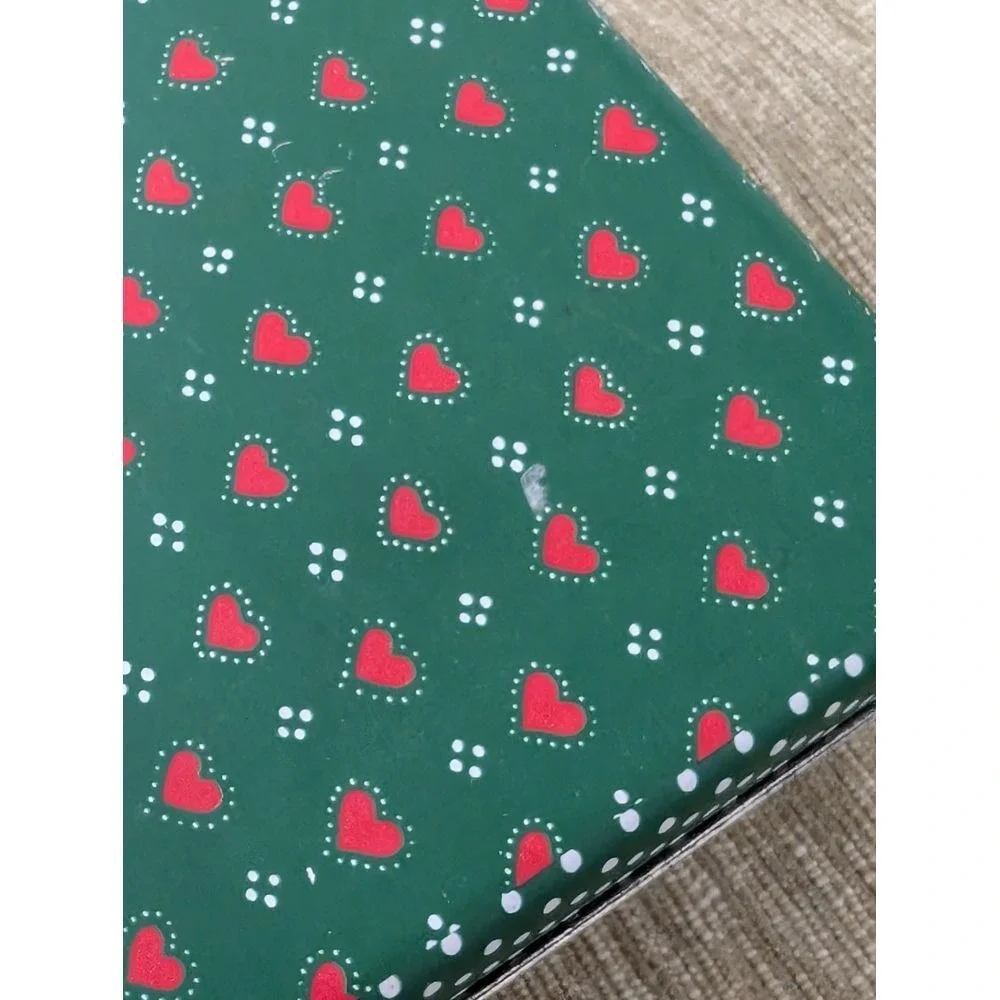 Dept 56‎ Tin w Lid, Christmas Green w Red Hearts Vintage, Made In Hong Kong